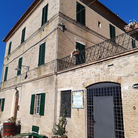 דירות Castelplanio Palazzo Tuemi מראה חיצוני תמונה